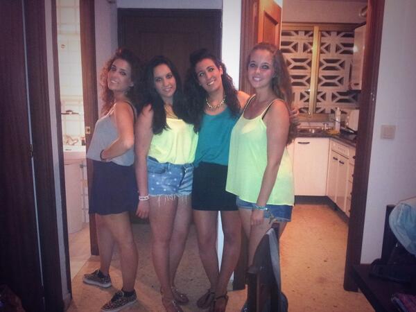 SandraLV91's tweet photo. @IsaBlaanco  @ireneserrano94  @Paula_94_  :)) http://t.co/lLJhDJ1VV2