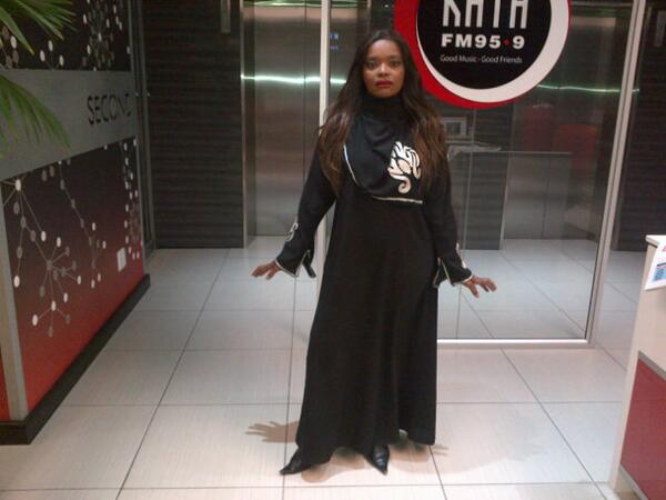 MaphatheCarter's tweet photo. King Her"@kuliroberts: Tune in hun http://t.co/FdQRxlK8nh"