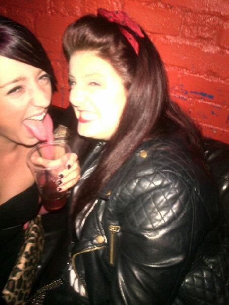 schneider_bella's tweet photo. "@LAURENlythgoe: Waterfront throwback for my roomie and best friend @schneider_bella http://t.co/8W2YgEH7LH"ahhh I love this! Xx