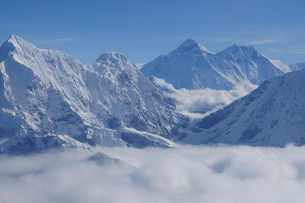 Скандинавские гималаи. Гималаи. Горы Гималаи. Снежные горы Гималаи. Гималайские горы в снегах.
