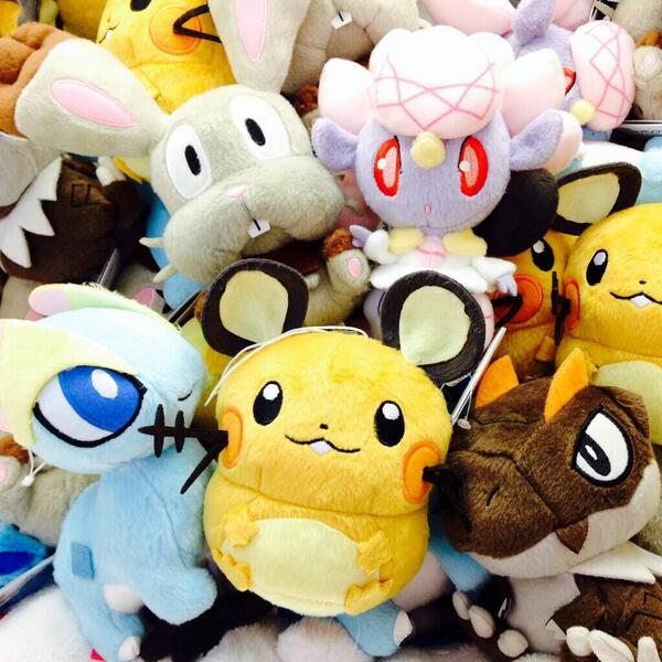 アドアーズプライズ イベント情報 景品情報 ポケモンのまんまるぬいぐるみは映画で活躍するポケモンたちが登場 ディアンシー アマルス チゴラス デデンネ ホルビーの5種類 みんなかわいい 導入店舗はhpにて Pokemon Pokemon Movie Http T