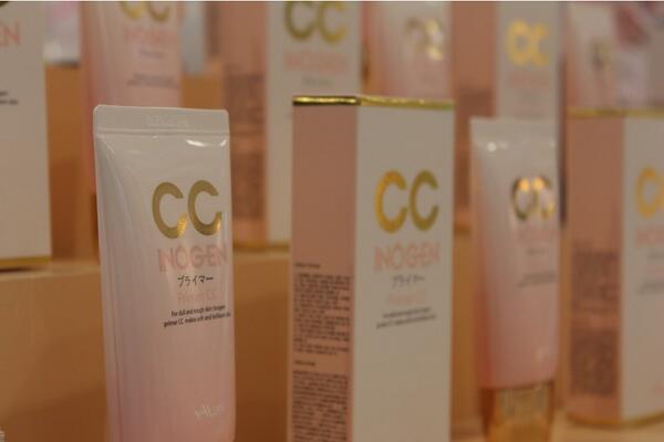 #CC크림
보습력이 우수한 히아루론산과 황귀버섯 성분등이 함유되어 세포간에 결합력을 높여주고, 풍부한 보습을 주어 보다 촉촉하고 건강한 피부로 유지키셔주는 이노젠 CC크림!