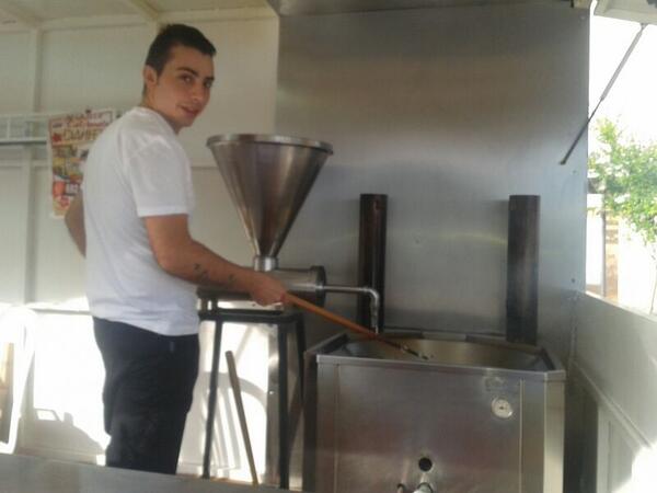 pepingonzales's tweet photo. Los mejores churros de España los del dani en ronda los molinos http://t.co/26iqOVAMSe