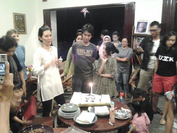 Sheila On 7 (@sheilaon7) on Twitter photo HBD gitaris, sahabat dan keluarga kami <a href="/erosscandra/">Eross Candra</a> . Semoga selalu sehat, semangat, barokah dan jalan terus.. HBD gitaris, sahabat dan keluarga kami <a href="/erosscandra/">Eross Candra</a> . Semoga selalu sehat, semangat, barokah dan jalan terus..