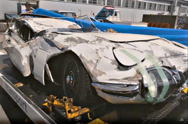 情景師アラーキー 荒木さとし 自動車情報 倒木により大破したトヨタ00gtの復活修理情報を定期放映するustream 番組 ノスタルジックカーｔｖ２ ４ 本日の番組は工場に運び込まれる直前の痛々しい写真が公開 Http T Co 5k2zd57v Http T Co