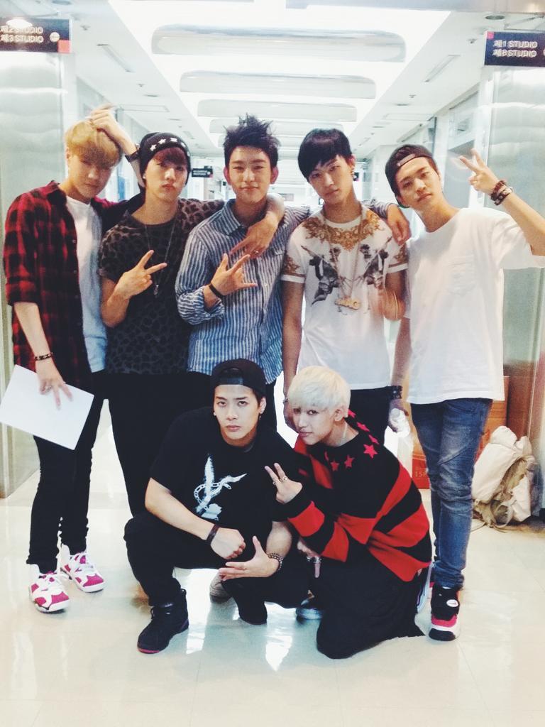 Brn2ek3CEAM5OjH.jpg:large