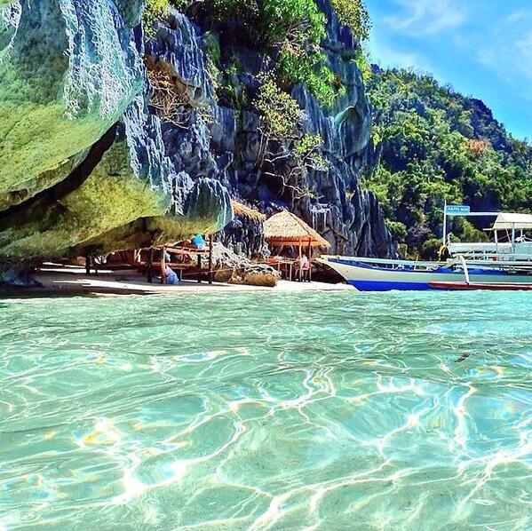 aiala91's tweet photo. “@_Paisajes_: Coron, Filipinas. http://t.co/A49Nj1Izx7” @avidal_24 llevameeeee :)