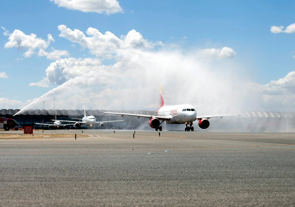 ÁMSTERDAM! Desde ayer <a href="/iberiaexpress/">Iberia Express</a> enlaza #ÁMSTERDAM y #MADRID con 2 vuelos diarios ¡Buena suerte! <a href="/controladores/">😉Controladores Aéreos 🇪🇸</a>