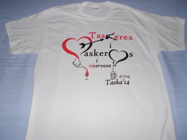 Taska_2014's tweet photo. ¡¡Ja tenim les camisetes de la Taska i tot el merchandising!! Interessats preguntar a qualsevol Tasker. ;) http://t.co/Y0w0tgKvFR