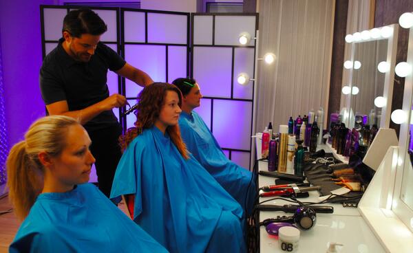 thismorning's tweet photo. Inject a bit of #VaVaVolume into your locks with @leobancroft's top big hair tips: http://t.co/G6OWL0iUDf http://t.co/v3F402D4b3