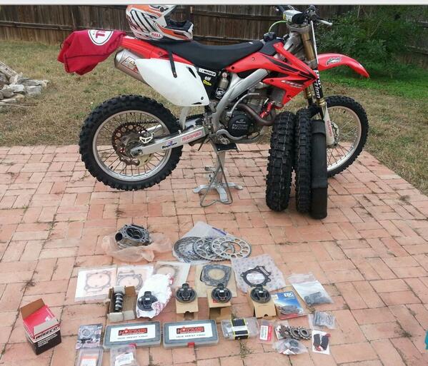 Samgomez94Gomez's tweet photo. I have a Honda CRF 450R for sale.. 2250 OBO.. http://t.co/EKUz0xFzsg