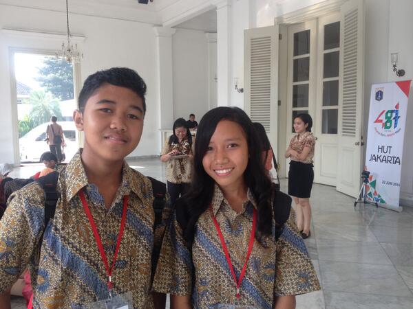 1000DaysFund's tweet photo. Indonesia's future is so bright. @SabangMeraukeID #SMBatch2 is proof perfect of that. These kids are pure awesome! http://t.co/cuXHdjermV