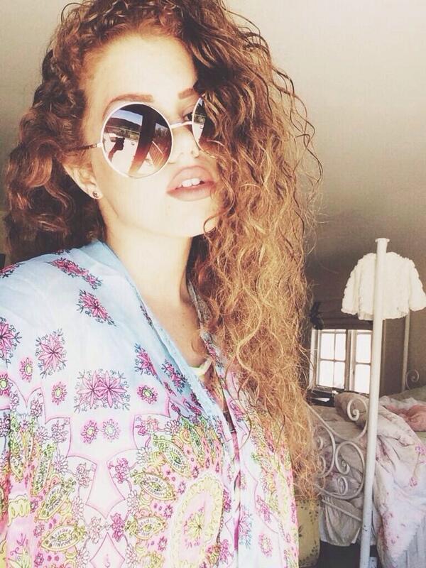 Everything makes you happy when you know you're falling💕🌸