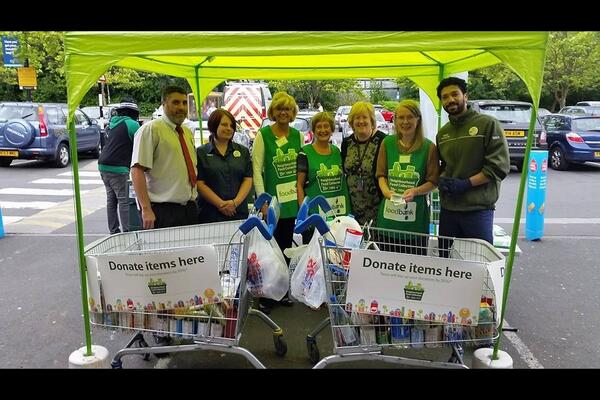 Successful day for the national food  collection.Great support from customers &amp;colleagues <a href="/TonyD_1/">Tony Davies</a> <a href="/Chris_OBrien32/">Chris O'Brien</a>