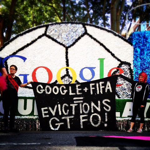 YourAnonNews's tweet photo. Housing activists #OccupyGoogle float at SF #Pride to protest evictions http://t.co/Guq3zbxLhh http://t.co/mqIy827ZMu