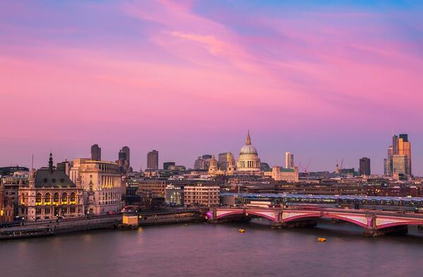 southbanklondon's tweet photo. Pink sky at night, South Bank's delight. http://t.co/nTGnCSdNfF