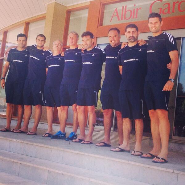 PedroMayo25's tweet photo. Entrenadores Campus Soloporteros Benidorm 2014 @PSamele @JuanSanRoman4 @JuanjoRoaEdp @s1saavedra Bartu, Bala y Valero http://t.co/5x9RXZ677y