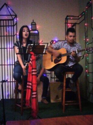 soniasirait's tweet photo. Awww thanks a lot :) “@ChicoCafe25: @soniasirait feat @heavenlyband with Roar. What a duet!!! *standing ovation* http://t.co/fuehjzVZjR”