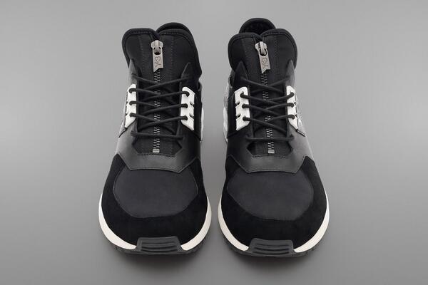 theDUNK360's tweet photo. #DUNKstyle: Y-3 debutes Fall 2014 ZX Zip “Black”
@YohjiYamamoto @adidas @adidasy3 http://t.co/7yPxWEsczc