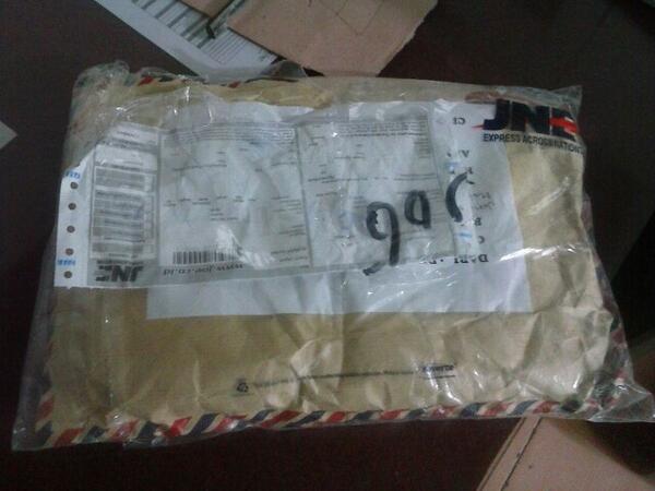 WidayatPrayitno's tweet photo. @DelfinaStore_YK tengs dah nyampe barang nya kisanak.,kerenn :D http://t.co/Yf32GtHy7X
