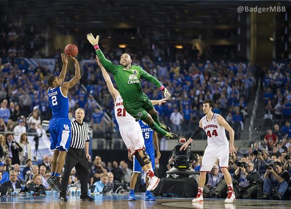 BadgerMBB's tweet photo. If only...
#ThingsTimHowardCouldSave http://t.co/I3CSXgLDfH