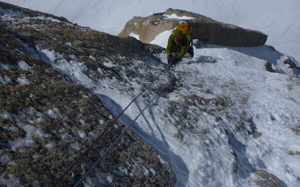 RichCross_AG's tweet photo. Unsettled weather but some good ice around in cham. Fun linkup on Tacul with Hugh - the 'German Assasin' @Arcteryx http://t.co/MtzM5VWn6p