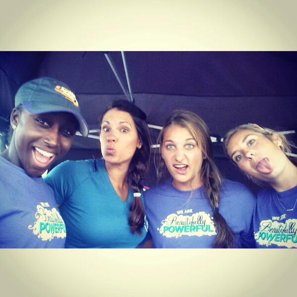sluggerFP's tweet photo. Getting cray with @jessmendoza. Come hang out with us! #TCSparkler #TCFireworks #LSInvitational #BeautifullyPowerful http://t.co/UJbvnVcjtO