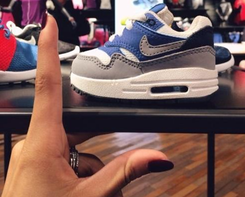 airmaxporn_'s tweet photo. Tener un niño solo para comprárselas http://t.co/6WmpaB3SoN
