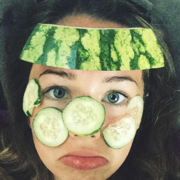 imogenmisso's tweet image. trying to reduce my burn #watermelon #cucumber #henley #burnt
