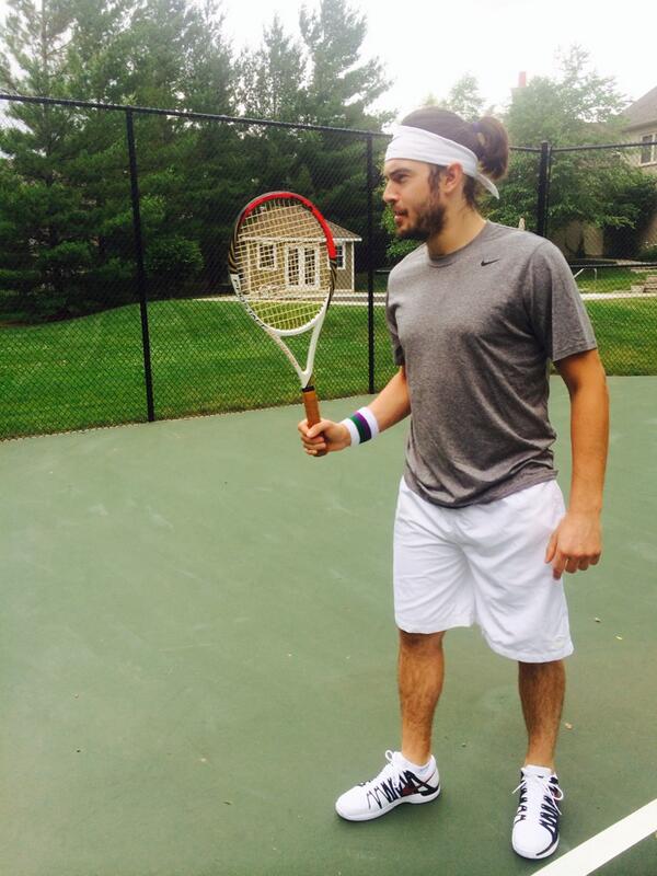 dewyy8's tweet photo. @geniebouchard want a little match. Home court advantage drew. @MRichie_10 call me roger #pony http://t.co/hcj6K0LikX