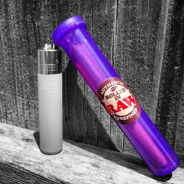 RAWLIFE247's tweet photo. Make sure they roll with the best!
#rawlife #rawcones #rolledinraw #rawdwhiteandblue #ostf #clipperlighters http://t.co/4ht9kFiZgn