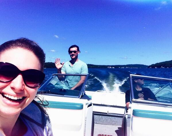 olivialanemusic's tweet photo. I'm on a boat! @dustbar #takealookatme  #July4th http://t.co/jln2nNApx6