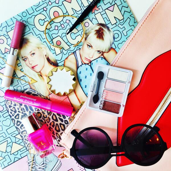 Check this lot of classics! We're mixing up our look up w/ these <a href="/COVERGIRL/">COVERGIRL</a> icons. Show us your #EasyBreezyStyle!