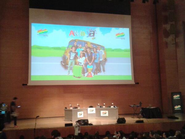 mediavilla_87's tweet photo. En el palacio euskalduna viendo a @Los40_Spain con @loreagoitia y @marimargarcia4 http://t.co/xuHpR1RuaB