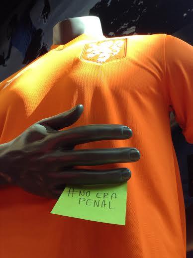 innovasport's tweet photo. Definitivamente, quien nos haya dejado este mensaje, tiene razón... #NoEraPenal http://t.co/zYSgFSmAQa