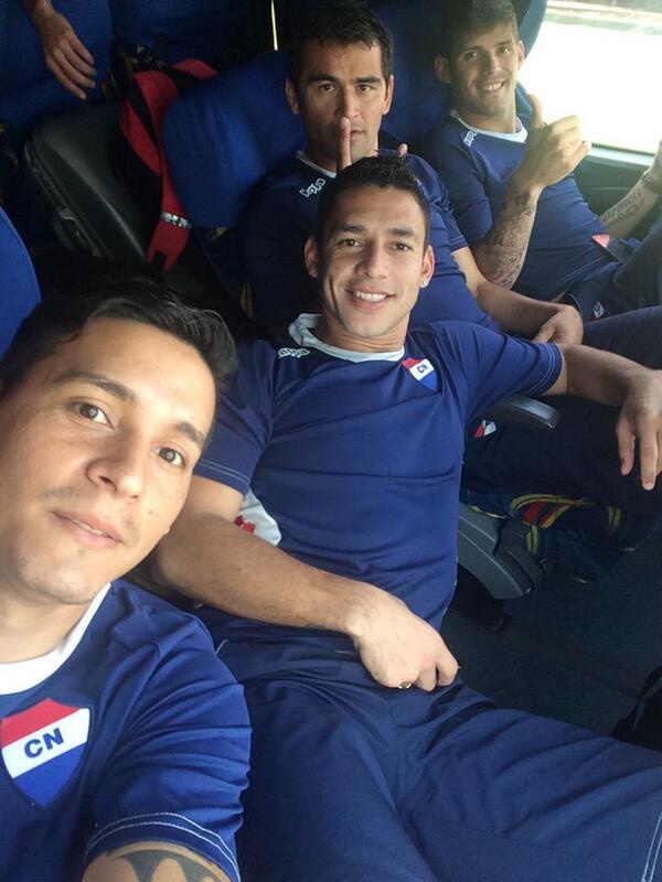 La Delegacion Alba dejo hace minutos el hotel de concentración y emprende viaje a la capital. Vamos Tricos...