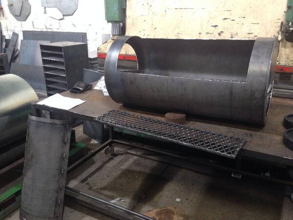 PitMastersRSA's tweet photo. New #pitmastersrsa #smoker taking shape #smokedmeat #smokerbuild http://t.co/sUg9WjNErh