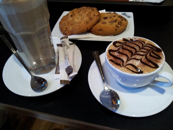 AnaGalvez93's tweet photo. Seguimos de celebraciones: tercer día en el gimnasio. http://t.co/6lK06ss4L6