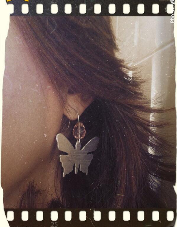 Cosmicspeak's tweet photo. Te gustan mis pendientes? @Migerthings #tiendas #blogger http://t.co/d0h4vP3WaR