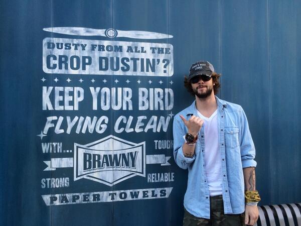 WhereIsJayMcG's tweet photo. #WhereIsJay #CleanBird #ProductPlacement #BonusPicsLikely http://t.co/Gd2gaNhFfP