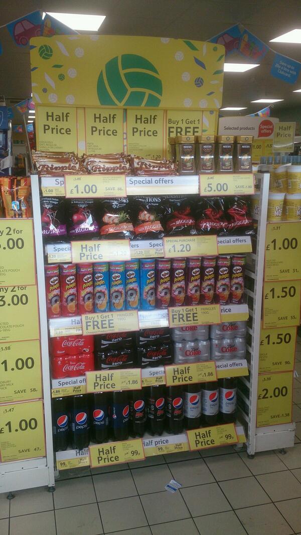 DownesDaniel's tweet photo. @ExpLongmoor strong promo ends even during a refit! http://t.co/PmBqHJwXFK