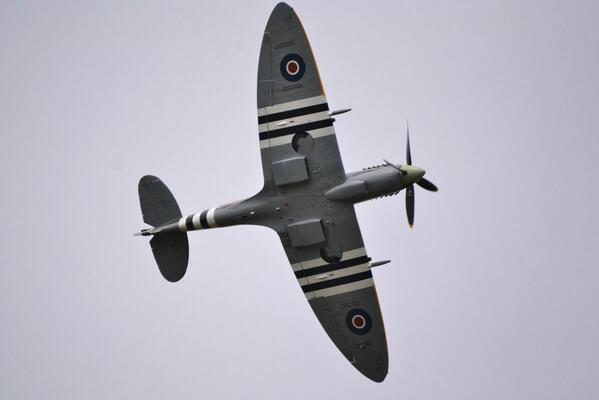 JorgenLammens's tweet image. Already @WaddAirShow for Saturday&apos;s show. Hope to see the D-Day Spitfire flying #fuelproblems