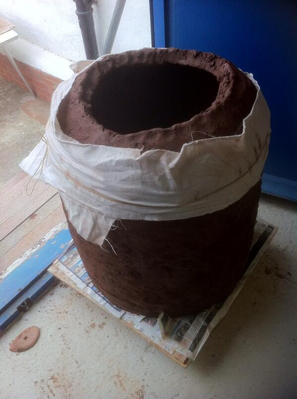 Tandoor oven pot as promised. ;) nearly finished, then the waiting game to dry it out. @BritishCurry @curryclubuk