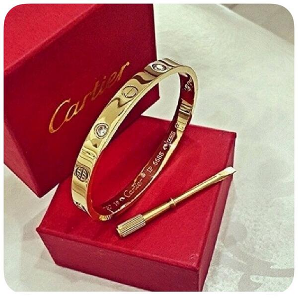 Historian Doctor To Take Care سوار كارتير الأصلي Break Down Punch The Beach