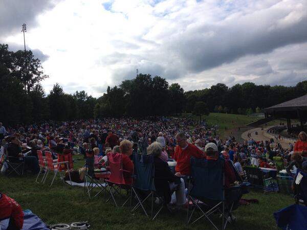 Just a few thousand of our friends. #blossom