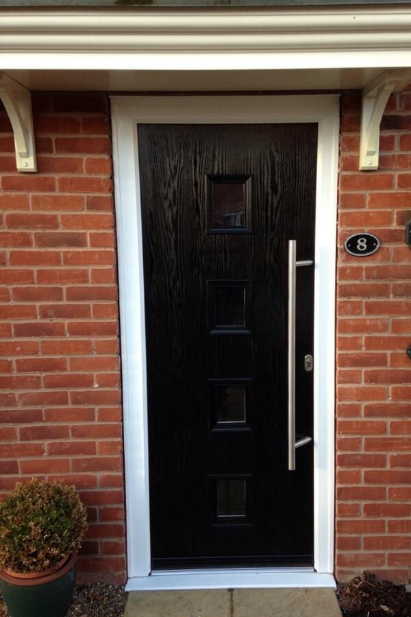 framefastuk's tweet image. Sometimes less is more #framefast #compositedoors 👍
