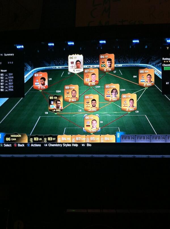 ElliottFish's tweet image. Anyone wanna pinkslip on xbox one? I am in need of a Messi, Ronaldo or Ibra
