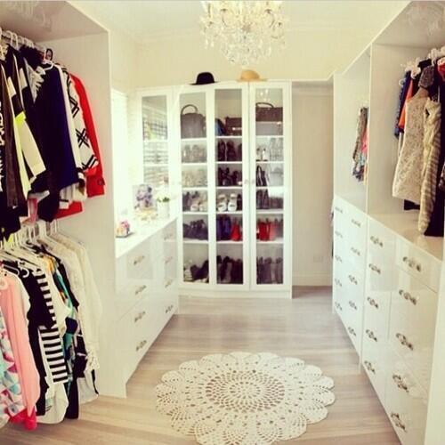 I need this closet!