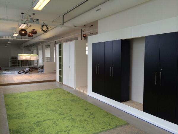 VicInterface's tweet image. Mooi vloerplan gemaakt met #interface tapijttegels door Hal2 te Eindhoven!