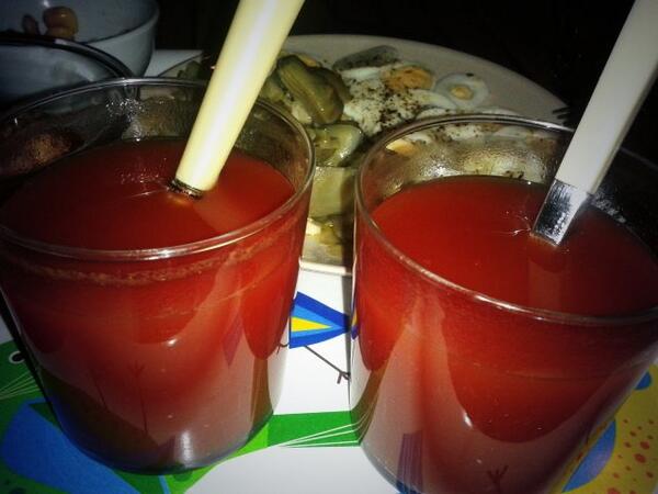 pilargllamas's tweet photo. Nada como las cenas que nos montamos en el noveno. #micheladaincluida @carmnng http://t.co/lPZb1vFkdK
